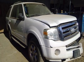 2010 FORD EXPEDITION, WHITE, XLT MODEL, 5.4L, AT, 4WD.   F26515